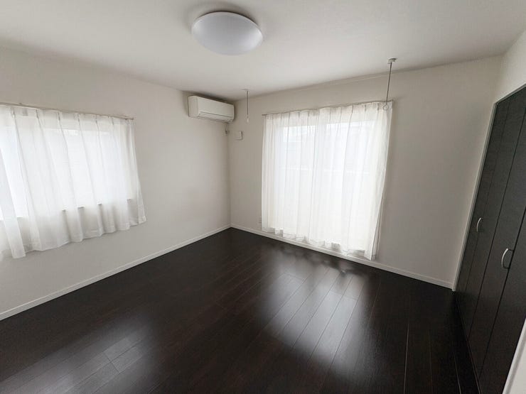 室内(2026年1月)撮影
◎現地案内予約受付中!◎
2面採光で換気はもちろん、光を取り込みお部屋を明るく照らしてくれます♪