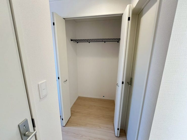 2階 階段横 収納