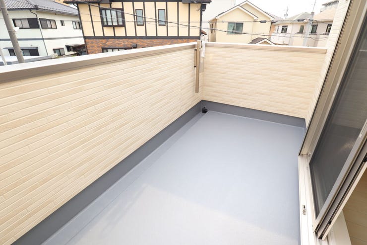 ◇バルコニー◇ 同仕様
南向きバルコニー♪
陽当たりが良く洗濯物が良く乾きそうです♪
便利な洗濯金物が付いています。