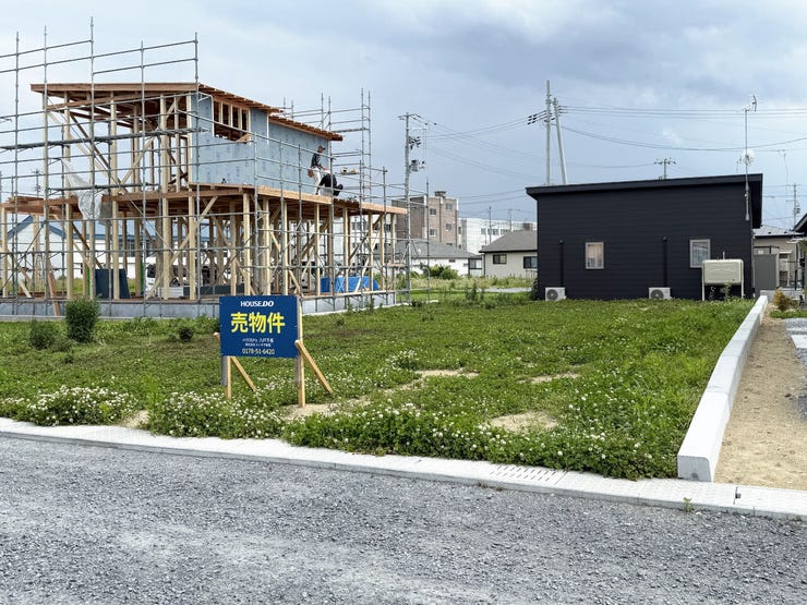 現地(2026年6月)撮影
◎建築条件無し◎
詳細は、ハウスドゥ 八戸市庁前までお気軽にお問い合わせくださいませ♪