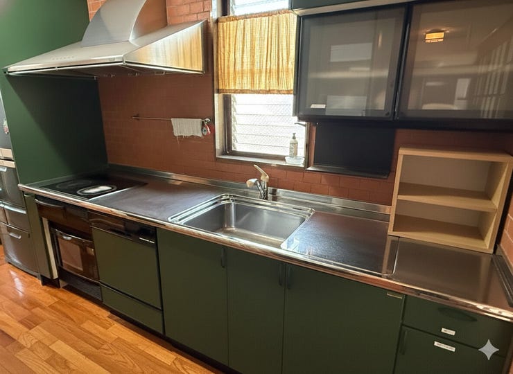 作業スペースが広いので、ご夫婦やお子様、ご友人などと並んで料理をすることもできそうですね。
(CG加工の為、現況と異なります。)