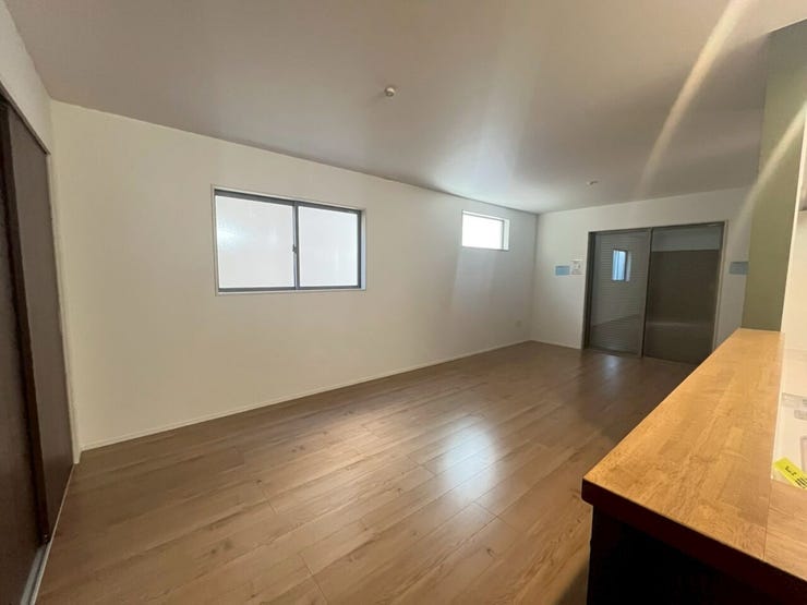 キッチンから見たリビング