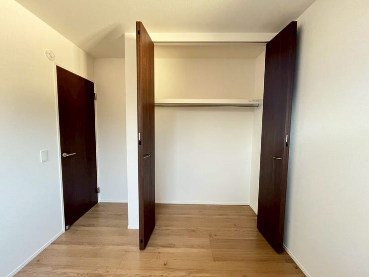 2階 洋室① 収納