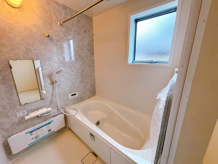 ランドリーパイプ付きで雨の日のお洗濯も安心♪