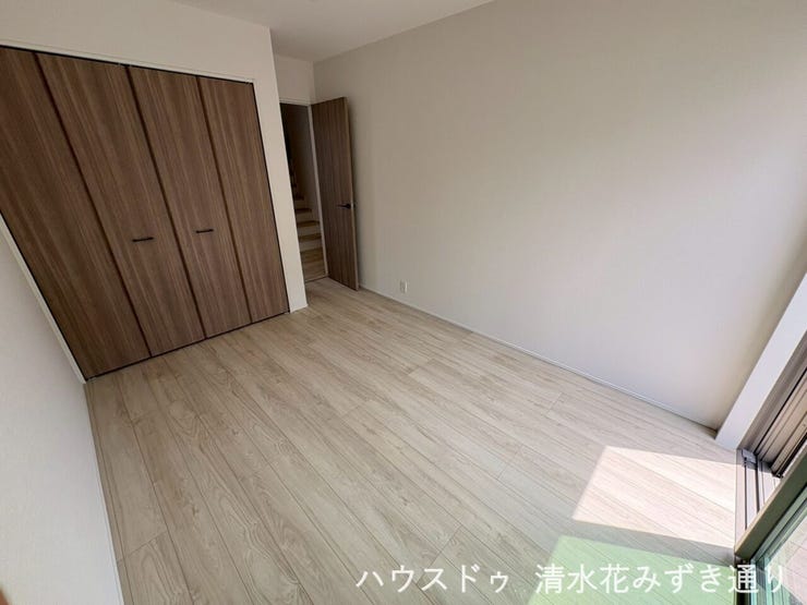 2F6.5帖洋室・・・家具を置いても動きやすく、家族の様子を感じながら安心して過ごせる、子育て世代にうれしい居心地の良い空間♪