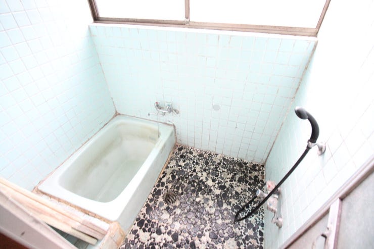 どこか懐かしさを感じるデザイン。自分だけのゆったりしたバスタイムを。