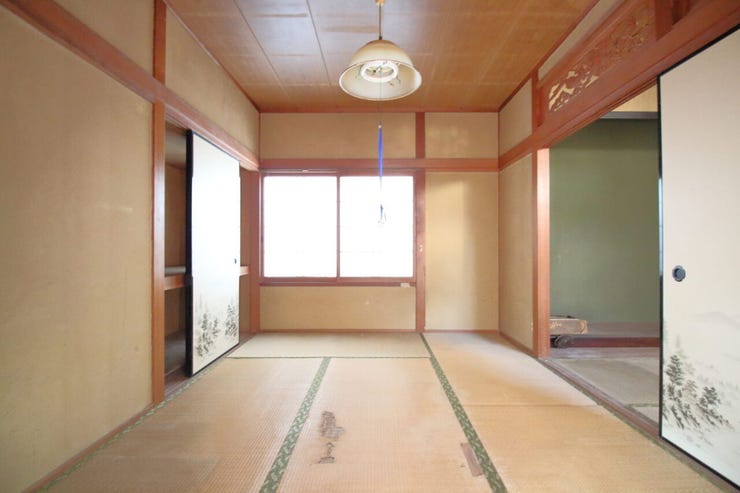 趣のある欄間や襖絵が、お部屋に品格と落ち着きを与えてくれます!