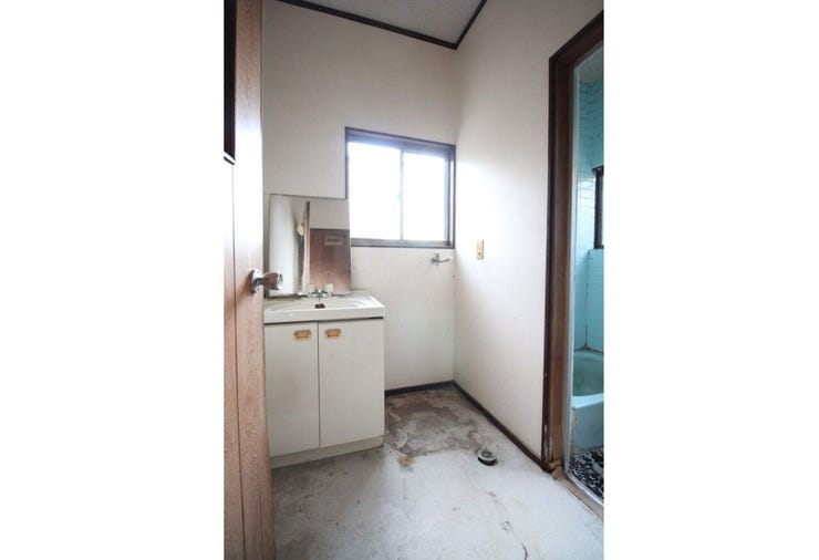 脱衣スペースにゆとりがあります。