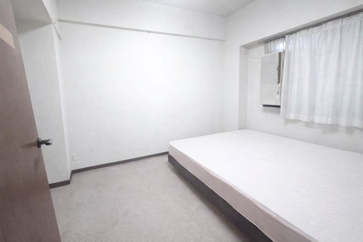 ■5.8帖洋室 上部に棚が付いたお部屋です。居住空間を有効活用できますね
※画像はAI加工により荷物等を消去しています。