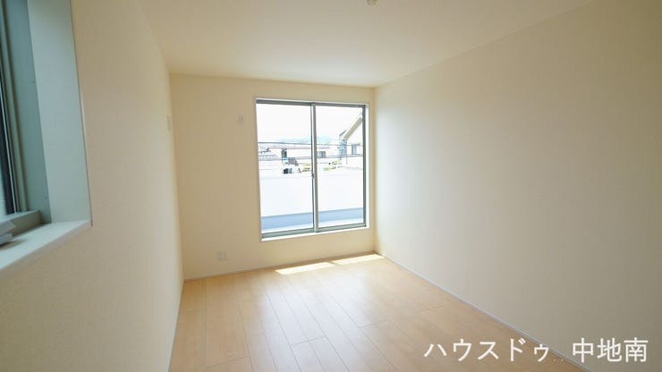 7.5帖の洋室は寝室に最適♪
