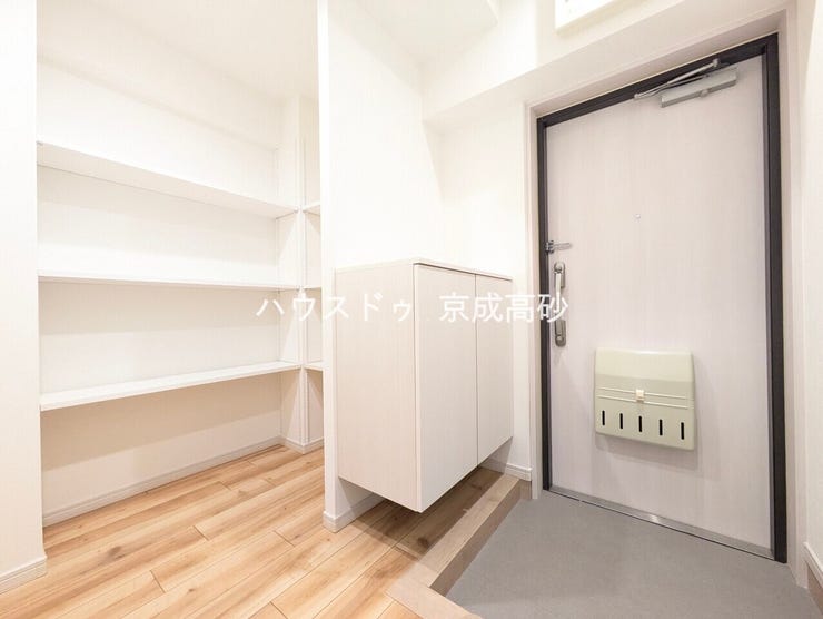 お家に出会う人々を出迎える玄関だからこそ、広々清潔感あふれる空間にしたいですね!