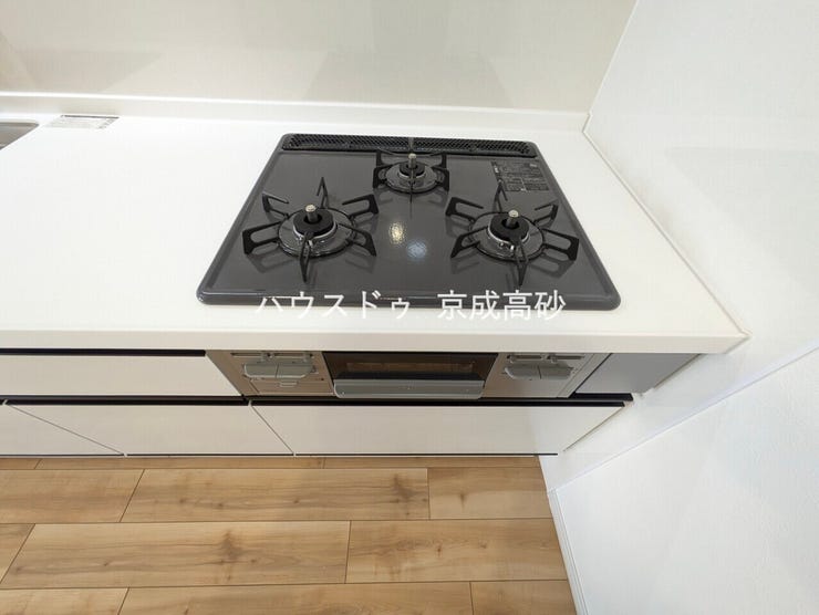 キッチンは3口コンロです。