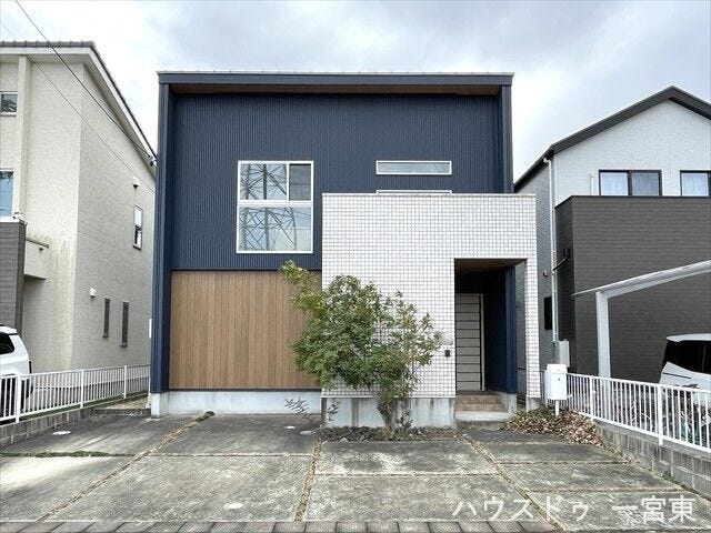 4LDK+納戸がついた間取りになっています。SICもついた収納豊富な物件です♪内覧のご予約お待ちしております!