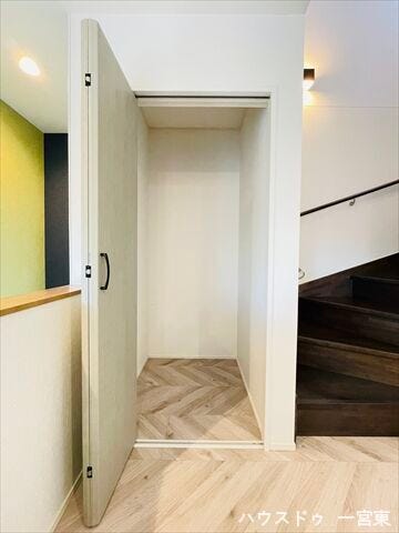 ≪スキップフロア≫
収納力が高いのはもちろん、趣味の道具やインテリア小物の整理にも役立つ使い勝手の良い空間です。