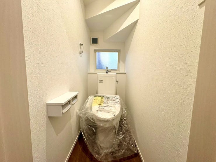 清潔感と利便性を兼ね備えたトイレです。1階・2階に完備され、暮らしにゆとりをプラスします