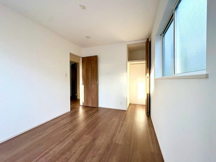 各居室は用途に応じて使いやすく、プライベートな空間としても最適です。収納もしっかり確保されています