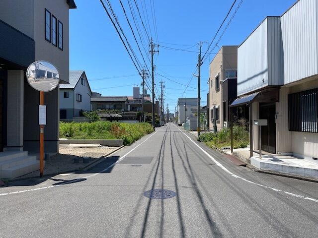 北東側公道 約7.2mです。
気になる方は、ご案内させていただきます。
お気軽にお問い合わせください。
お問い合わせは「ハウスドゥ 清須」まで!
名鉄新清洲駅から西へ。