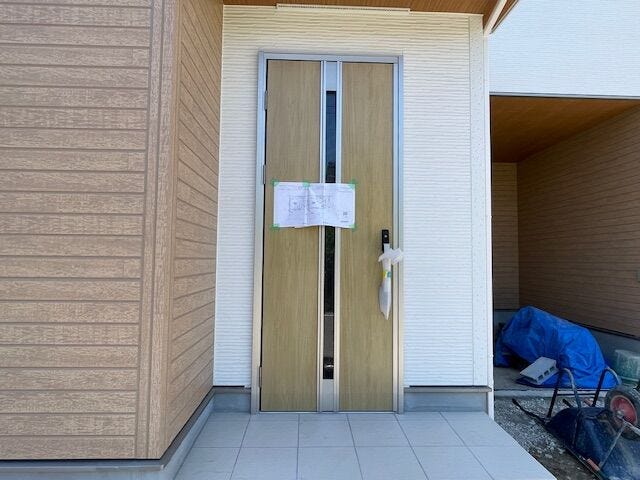 近づけるだけで簡単施錠!ワンアクションで連動2ロックで安心。簡単操作!安心も備えたスマートコントロールキーを搭載。