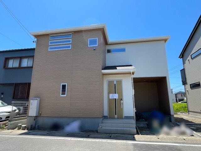 現地外観写真です。
下小田井駅まで徒歩4分+名古屋駅まで電車6分の好立地♪