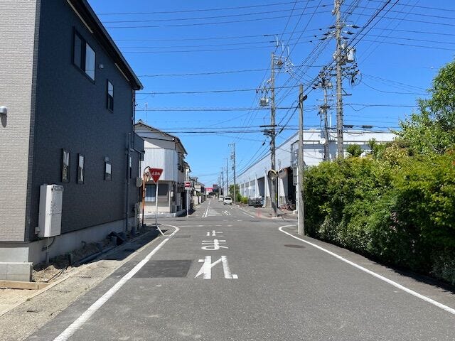 北東側公道 約7.2mです。