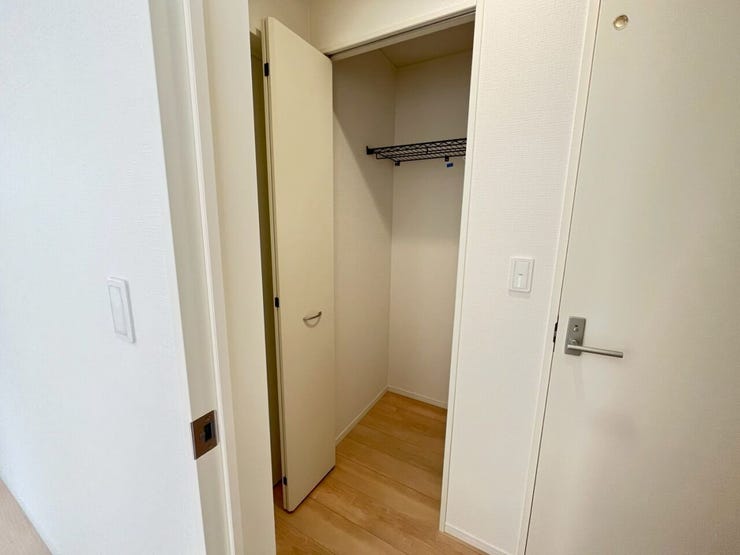 1階 廊下収納(開けたVer)