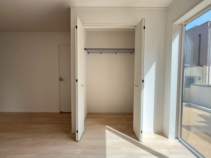 リビング内にたっぷり収納あり♪