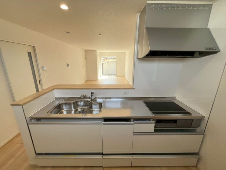 キッチンにもたくさん収納あります!