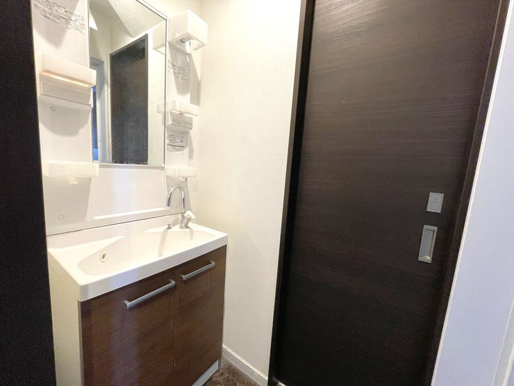 ◇シンプル設計でお手入れしやすい洗面台♪