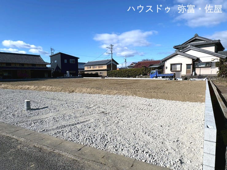 東側間口広々約11.8m!