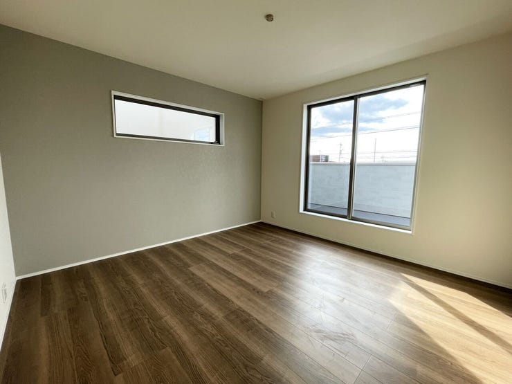 洋室8.0帖
ゆとりのある広さで家具の配置も楽しめます♪