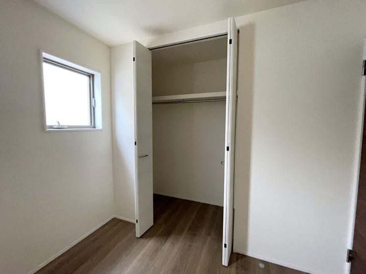 クローゼット
全居室収納付き♪
お部屋がスッキリとお使いいただけます♪