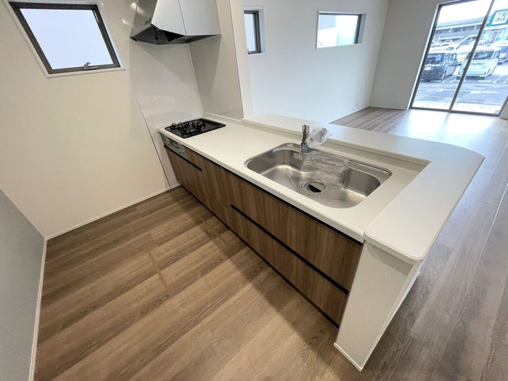 キッチン
使い勝手の良いカウンターシステムキッチン♪
家事がはかどりそうです♪