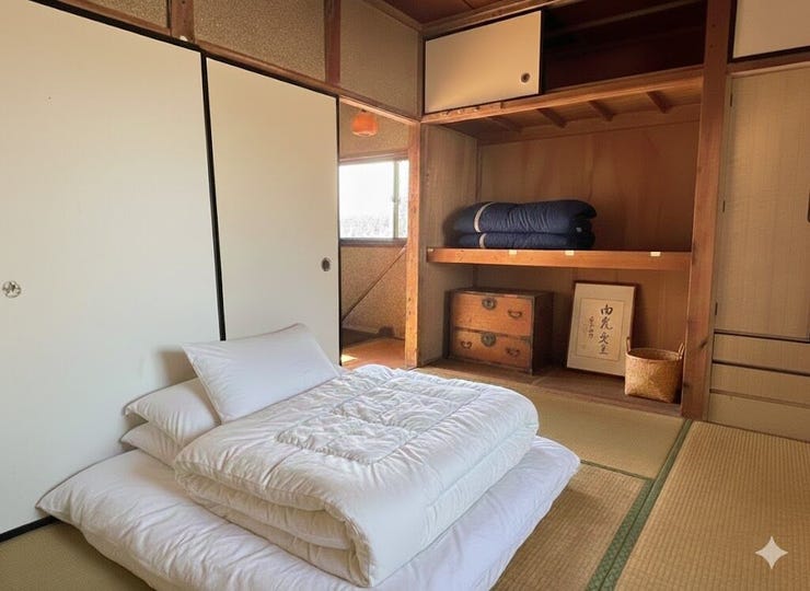 ※イメージ図
和室は湿気が多いときは水分を吸収し、乾燥しているときは放出してお部屋の湿度を整えてくれます。
い草の香り成分には、森林浴に近い癒やし効果や、集中力を高めてくれます♪