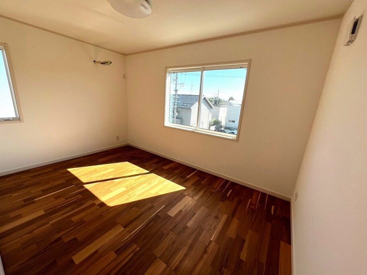 全室洋室なので、お掃除が楽に行えます!家事の手間が省けるのが嬉しいですね!