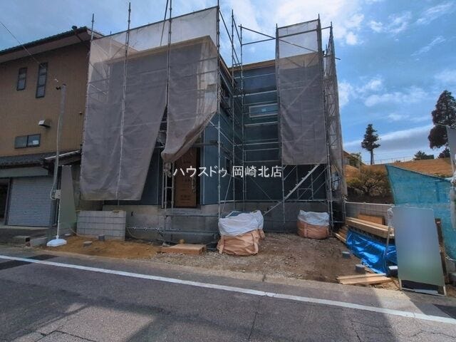 【外観】
オール電化住宅です。
周辺環境が充実しており、住みやすい住環境です。