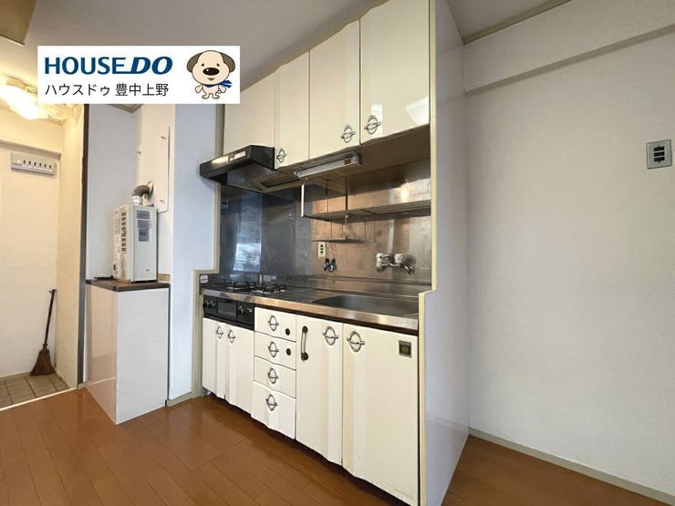 収納豊富なキッチンです!各種調味料や調理器具など豊富に収納可能!!