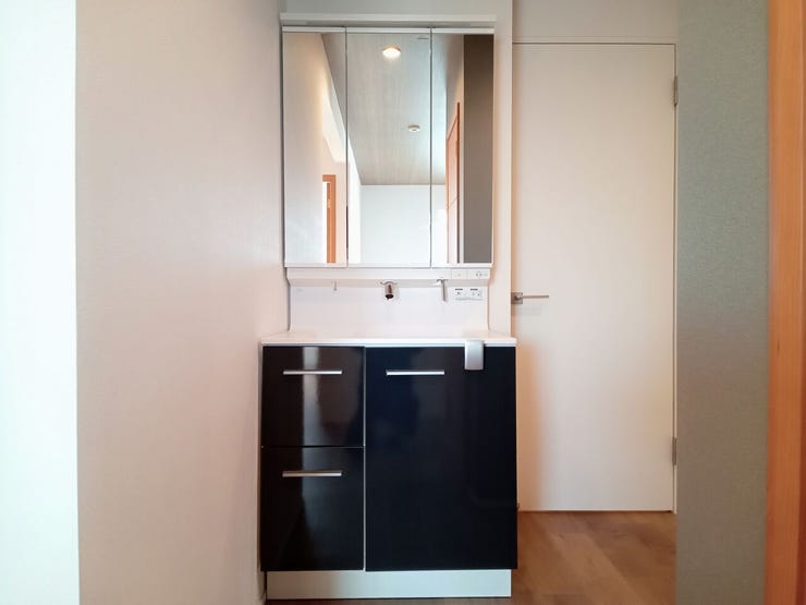 2階にも洗面台がございます♪