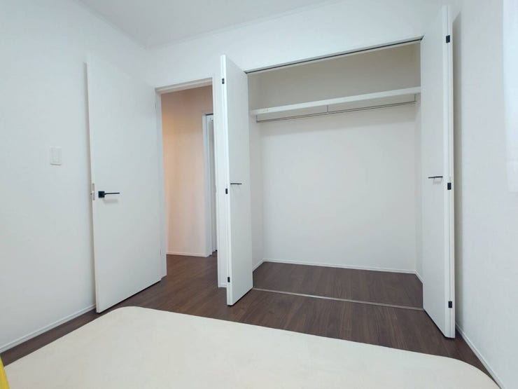 全居室収納完備。収納家具を減らして広々空間をお楽しみいただけるように工夫されていますね。