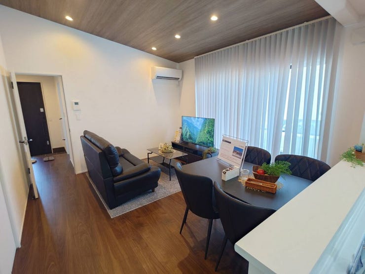 奥行があるため幅広い用途で使用できます。