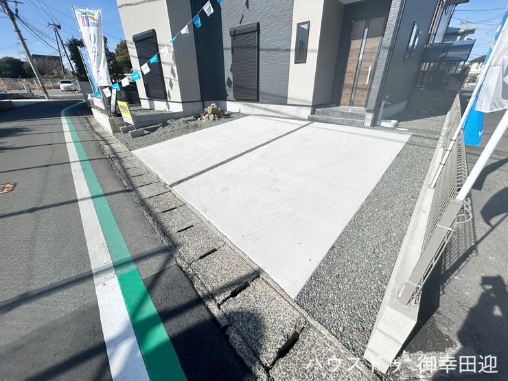 ■□■車と趣味の幅が広がる場所■□■単なる駐車スペースではない、洗車やタイヤ交換、DIYにも使える多目的な屋外スペースです。