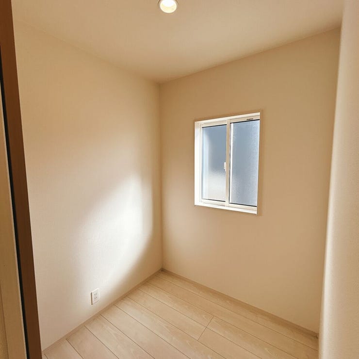 2Fのファミリークロークはとっても便利!家族みんなが使えるので、季節もの家電やレジャーグッズ、お子様の大切な作品集などの収納にもぴったりです。