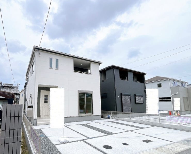 静かで落ち着いた閑静な住宅地です。
子育て世代の生活環境としても最適です◎