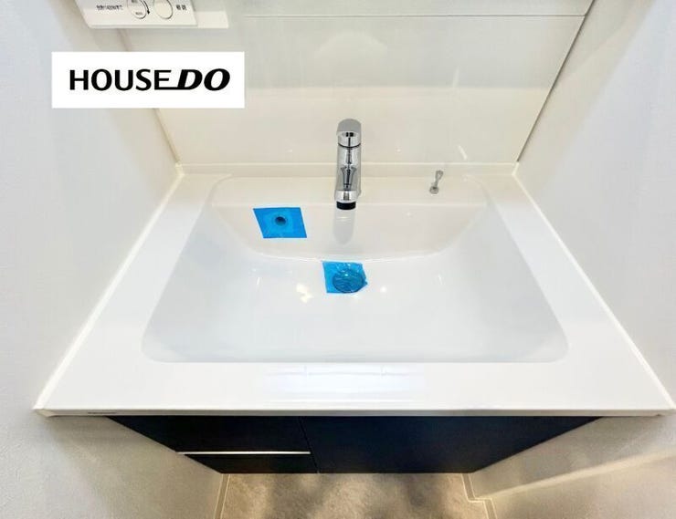 広々洗面台で手や顔が洗いやすい!