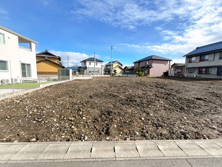 住宅購入の不安を一緒に解消しませんか?資金計画やローンの仕組みを分かりやすくご案内し、安心して住まい探しを進められるよう全力でサポートします!お気軽にご相談ください。お客様のペースに合わせて進めます!