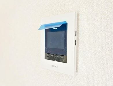 05.録画機能付インターホン
シンプルで使いやすいインターホン。
録画機能付きで、自動録画のほか、手動録画もできます。※イメージ写真