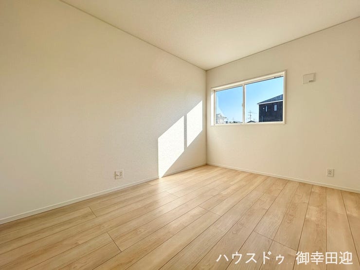 ■□■用途が広がる、自由な居室■□■寝室、書斎、趣味の部屋。家族の成長やライフスタイルに合わせ、様々な使い方ができる快適な空間です。