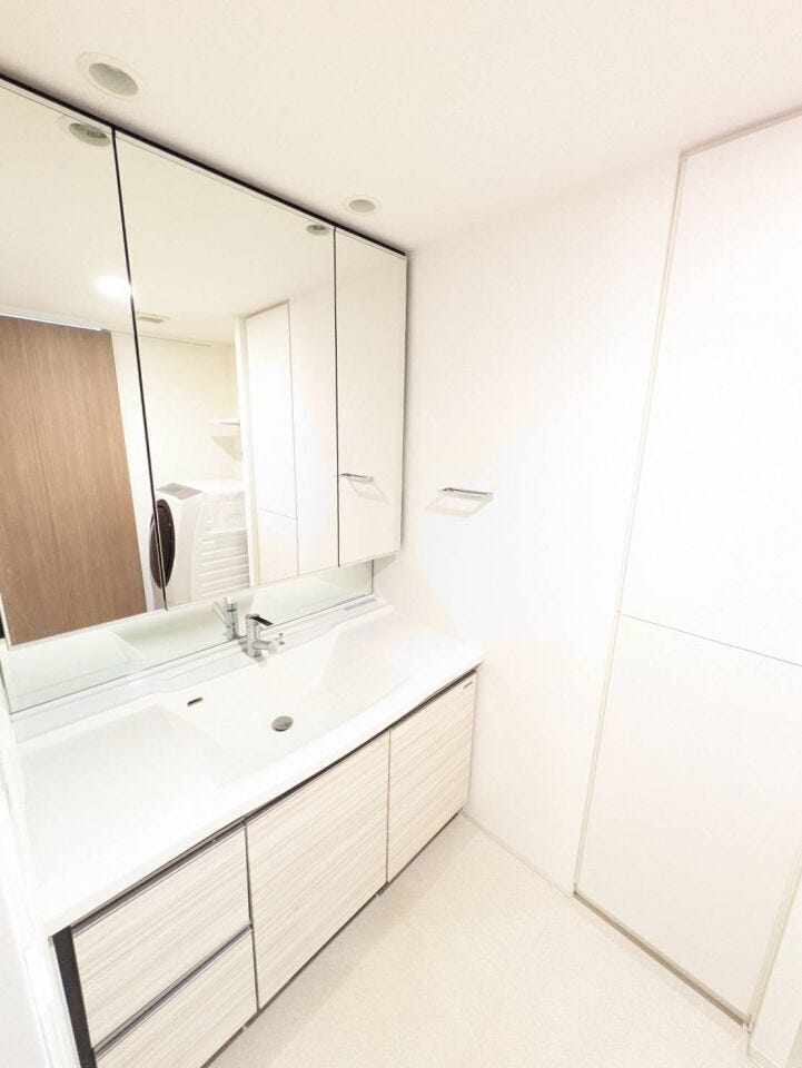 ◇三面鏡付きの洗面台♪