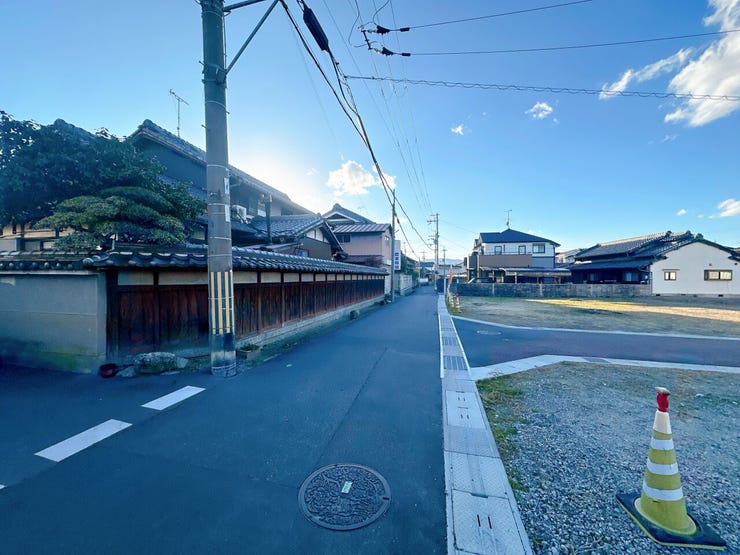 公園の多い地域です。お気に入りの家から足を少し伸ばして、お散歩などでゆったり過ごす時間も有意義です。
