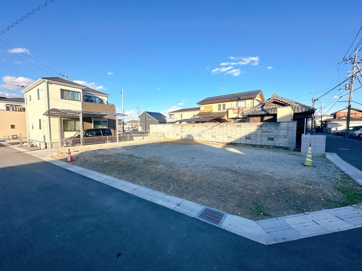 近には緑や山など多く、豊かな自然の風景を望んでいただけます◎