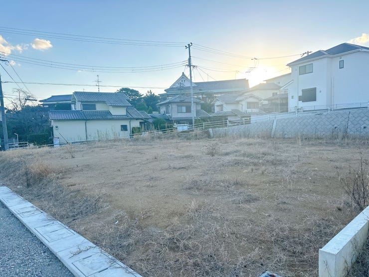 スーパーやコンビニ、幼保・小学校など生活利便施設が充実した立地です。